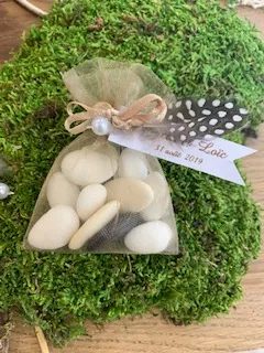 plume bicolore avec perle – Image 3